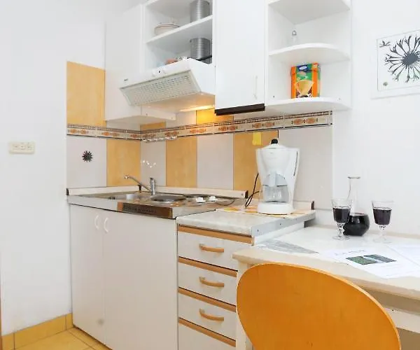 Apartamento With Parking Space Postira, Brac - 2913 *