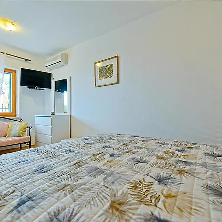 Apartment With Parking Space Postira, Brac - 2913