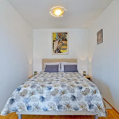 Апартаменты With Parking Space Postira, Brac - 2913